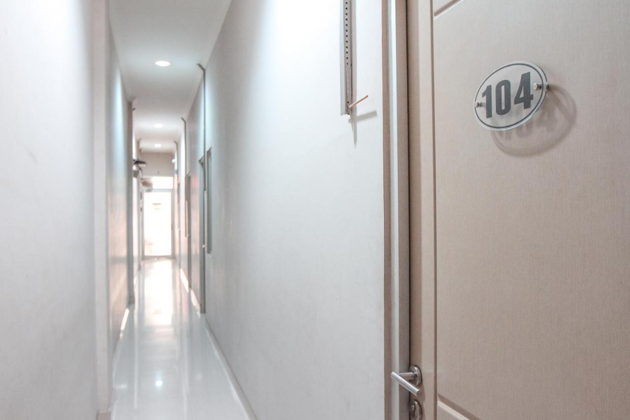 Oyo 383 Env Residence Dżakarta Zewnętrze zdjęcie